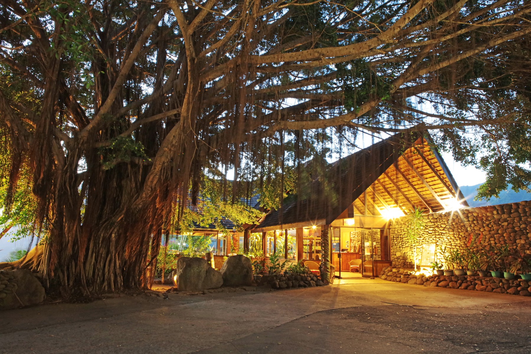 Hiva Oa Hanakee Lodge